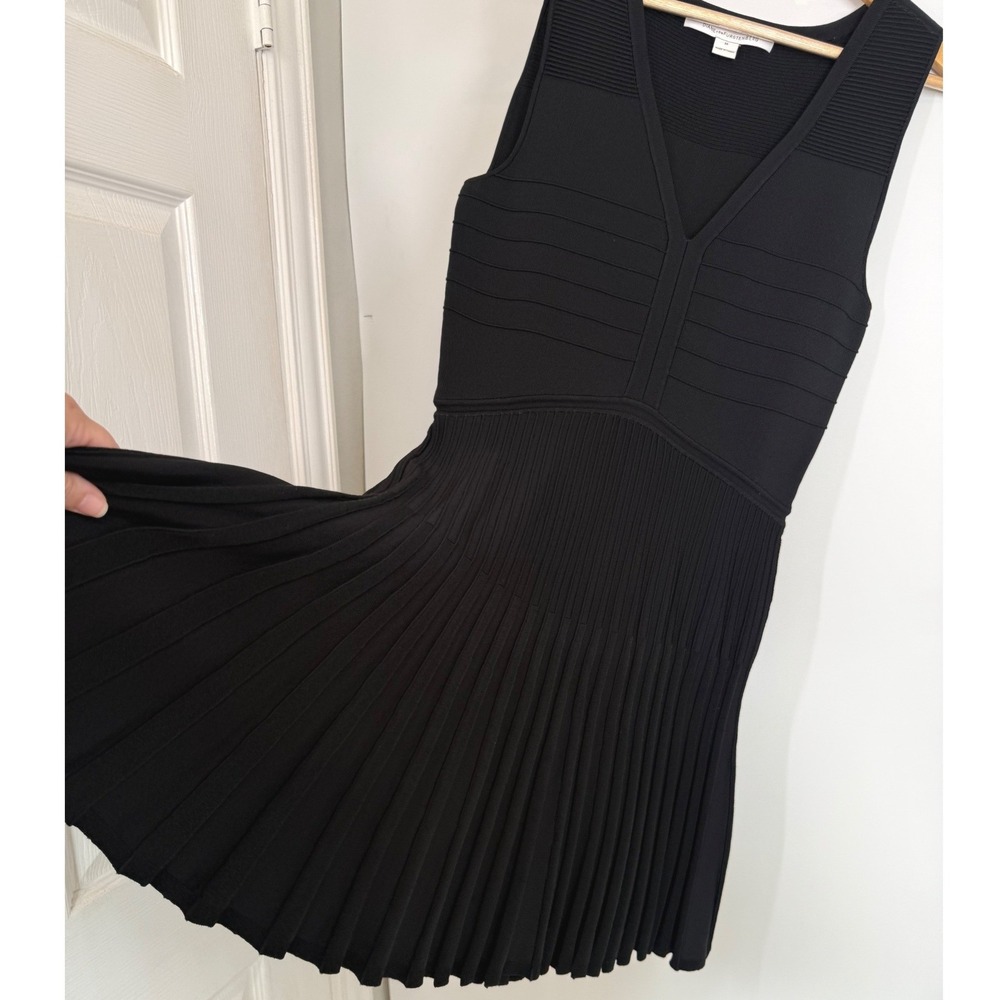 Diane von Furstenberg Pleated Bandage Fit & Flar Little Black Dress M DVF LBD - Picture 6 of 12